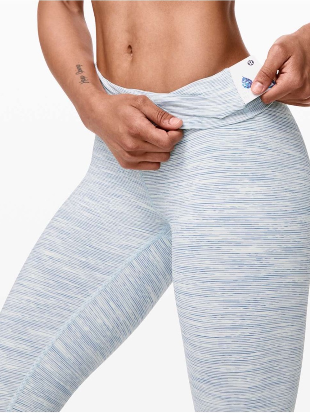 Lululemon Wunder Under Crop (High-Rise) size 6 - Picture 4 of 7